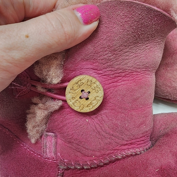 UGGS Girls Size 2 Dark Pink Winter Boots - Picture 4 of 5